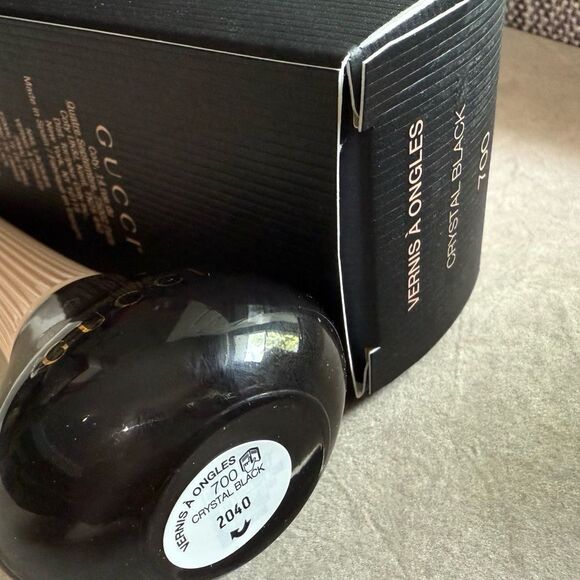 GUCCI Vernis à Ongles Nail Polish 700 Crystal Black – High-Shine Gloss - Picture 6 of 17